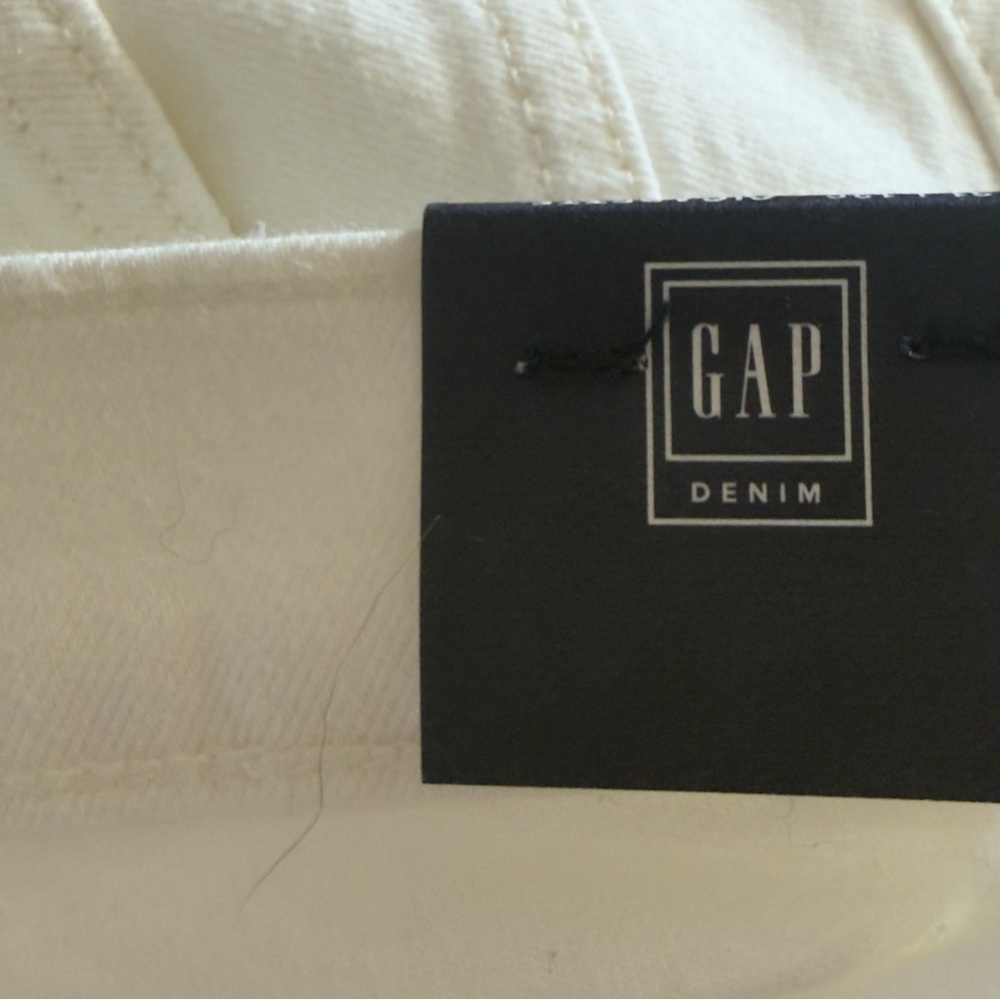 GAP New with tags women’s white cigarette jeans! - Picture 5 of 9